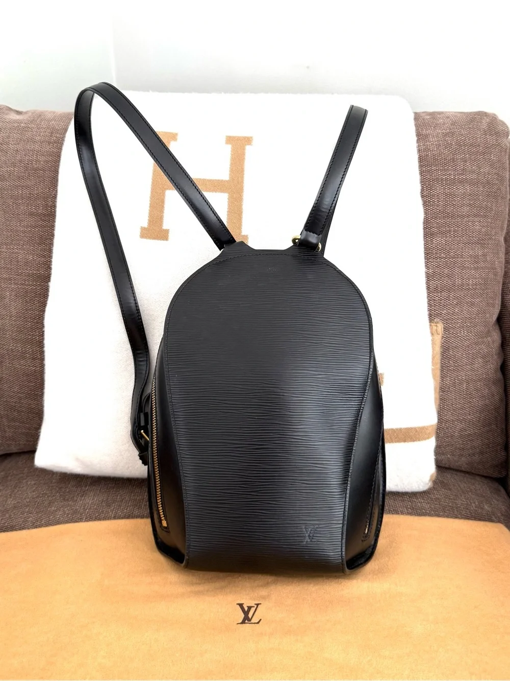 Authentic Louis Vuitton Mabillon back pack black Epi leather M52232